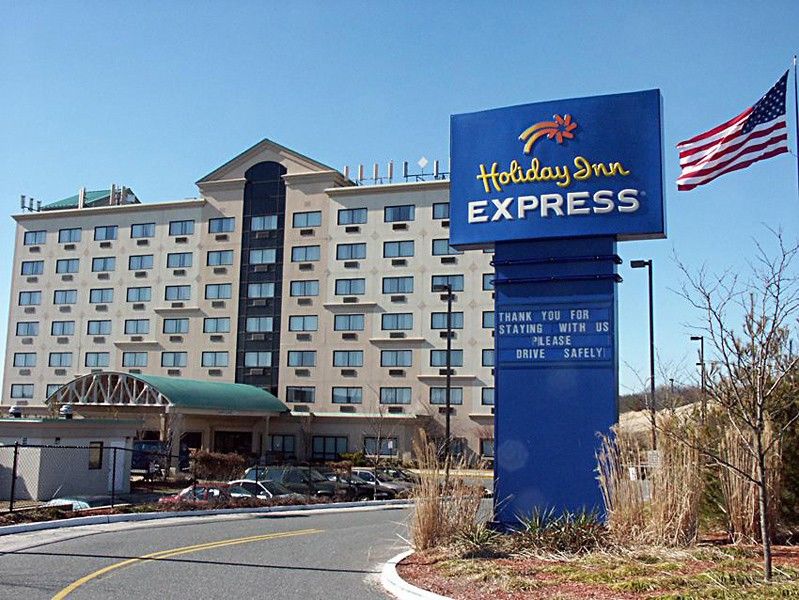 Holiday Inn Express Hauppauge-Long Island, An Ihg Hotel Esterno foto